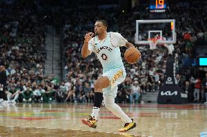 哈珀：凯尔登-约翰逊拼抢起来不遗余力 他的能量好像永远不会耗尽