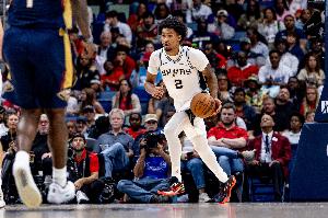 言简意赅！文班亚马谈球队丢掉26分领先后恢复过来的原因：哈珀