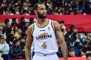 媒体人：弗格在有状态的情况下在CBA还是挺厉害的 得看伤养得咋样