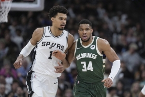 铁林：文班亚马增加了肌肉 他现在看起来像有跳投的字母哥