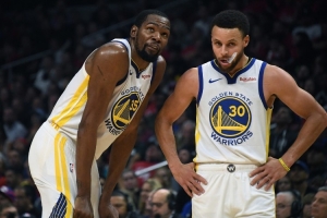 杜库未来谁进历史前十？杨毅：现在他俩都进不了 但关键球我选KD