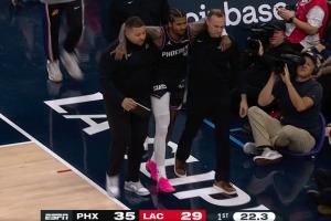 无奈伤退！杰伦·格林仅出战6分47秒伤退 离场前3中1得2分1板1助