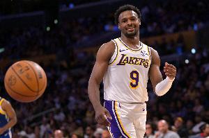 布朗尼：我的体能状况比上赛季好了很多 专注于全力以赴打球