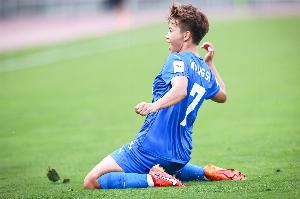 湖北队7-0河南队晋级全运会8强将战山东队，王霜连场双响