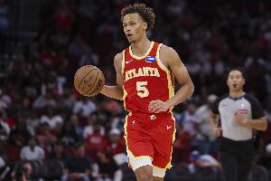 进攻得好好打磨！丹尼尔斯送8助3断1帽 但9中3仅拿6分&出现4失误