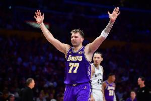 近7战6-1！湖媒：预测下湖人后5场战绩 战雷霆/鹈鹕/雄鹿/爵士×2