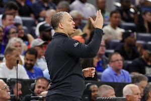 快船5连败！解说：完形填空 不是老鹰不给机会 实在是…