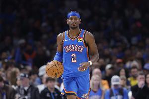 进攻组织两手抓！亚历山大上半场11中5&4罚4中砍下15分6助攻