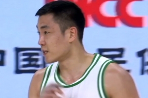 手感昨晚用光了！高诗岩12中4&三分5中1 得到12分2板7助4断