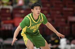 林葳5中1得2分！媒体人：比赛内容在慢慢变好了 还需要时间适应