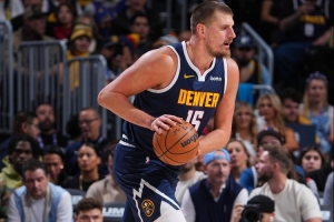 无敌！约基奇6场比赛场均35+三双且命中率60%+ NBA历史首人