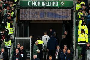 输球+染红停赛，年近41岁的C罗很可能已经踢完生涯最后一场世预赛