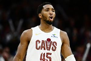 三分大队！骑士连续100场常规赛投进至少10记三分 历史首队