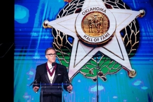 州最高荣誉！雷霆官方：普雷斯蒂入选俄克拉荷马名人堂