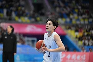 砍22分1板3助1帽！解说：这次真的得夸杨舒予 她太稳了