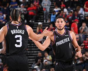 太阳队史首对！布克&狄龙昨日出场均不足30分钟 且都拿到30+得分