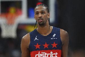 低迷！萨尔6犯离场 全场仅出战23分钟12中4拿到9分