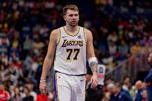 前十场344分89助36记三分！东契奇是史上首位达到这3项标准的球员