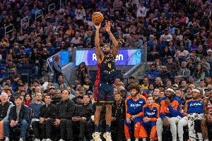 科尔：很高兴看到穆迪本赛季投篮如此出色 他能首发是有原因的