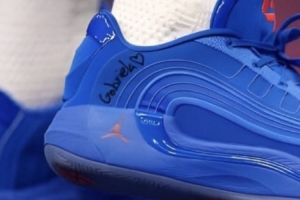 女儿是世界上最好的礼物！东契奇球鞋写女儿名字 代表女儿在身边