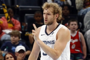 卧底？兰代尔17分钟9投仅2中拿到4分7板 罚球3中0&正负值-17